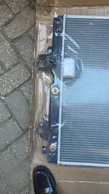 Land Cruiser 150 Automatische AT koelradiator 16400-30300 Voor Toyota Prado 3.0 TDI